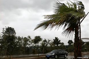 Phóng viên: Ông ấy giận dữ với báo chí vì cơn bão Honda Kuisa bị mắc kẹt ở Mauritius?